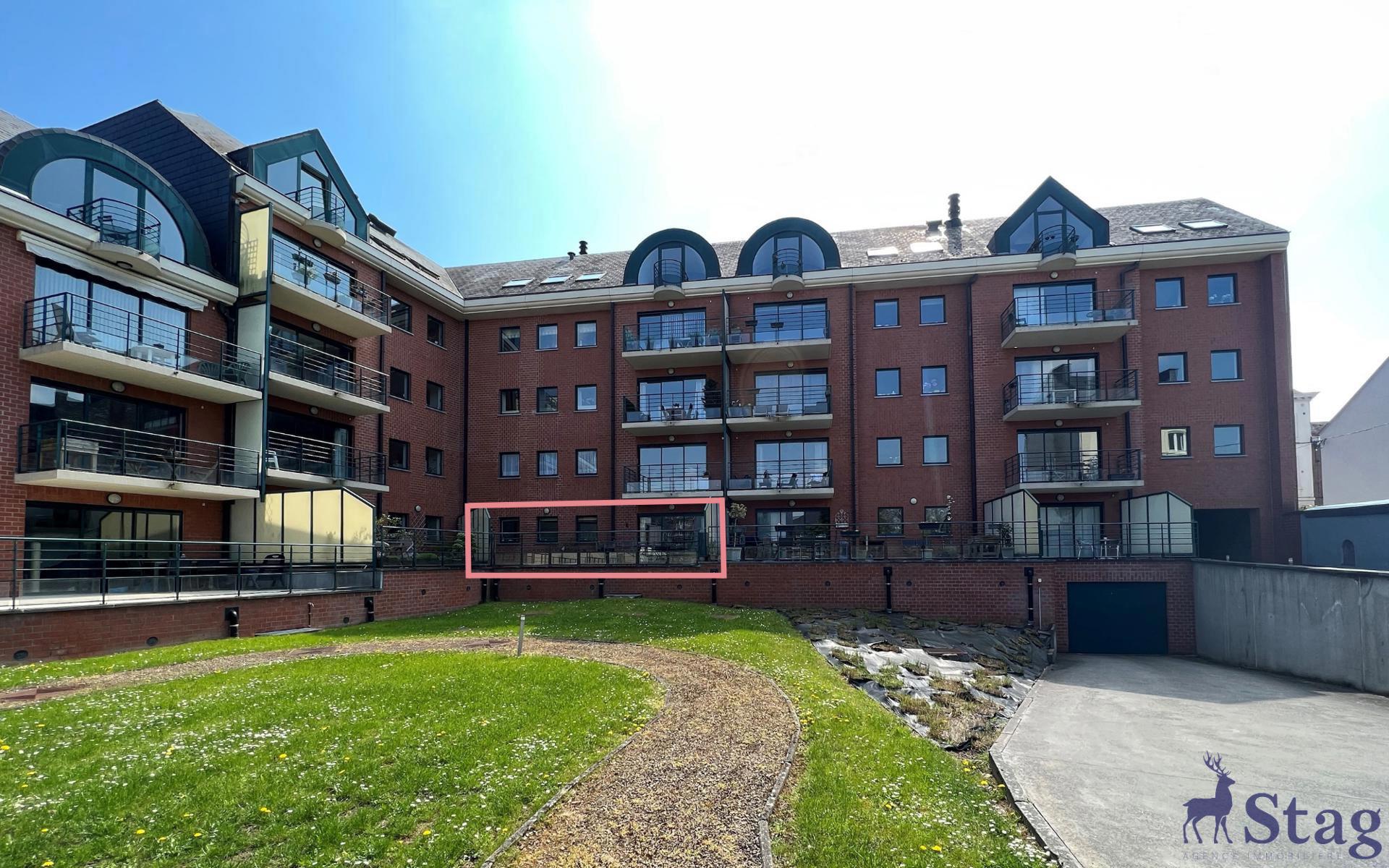Spacieux appartement 2 chambres, terrasse, parking et cave