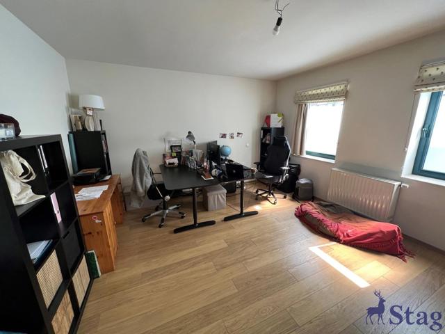 Spacieux appartement 2 chambres, terrasse, parking et cave