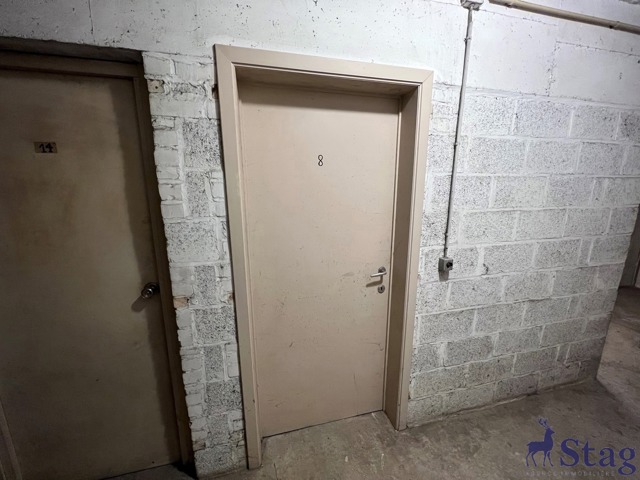 Lumineux appartement 1 chambre, cour, garage et cave