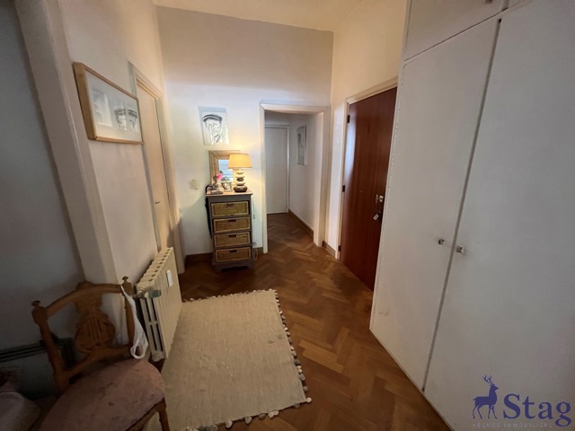 Lumineux appartement 1 chambre, cour, garage et cave