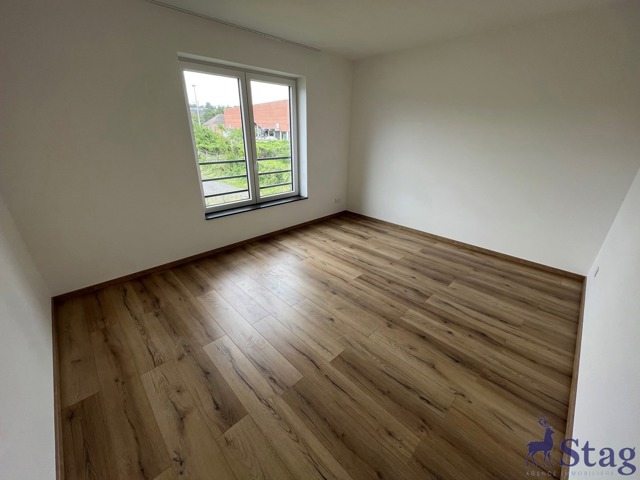 Appartement 2 chambres, terrasse, parking et cave