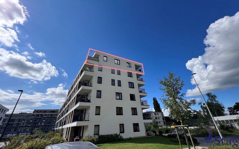 Penthouse 2 chambres avec terrasses, parking et cave
