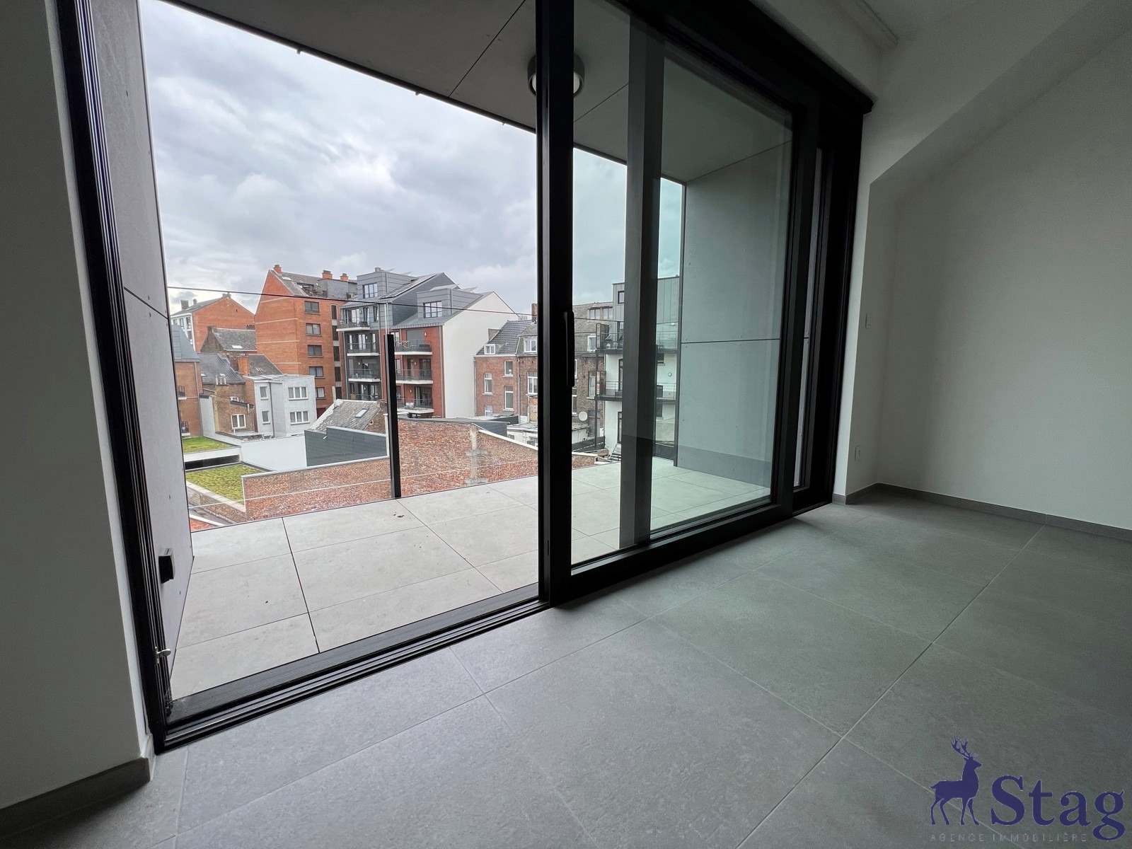 Magnifique appartement deux chambres, terrasse et cave