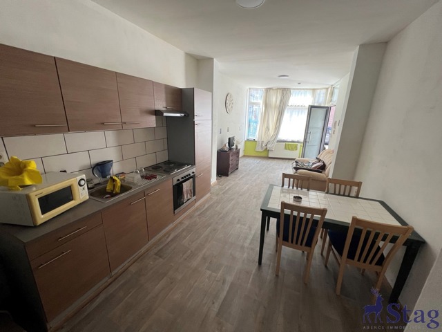 Immeuble mixte à grand potentiel - 2 logements et 1 commerce