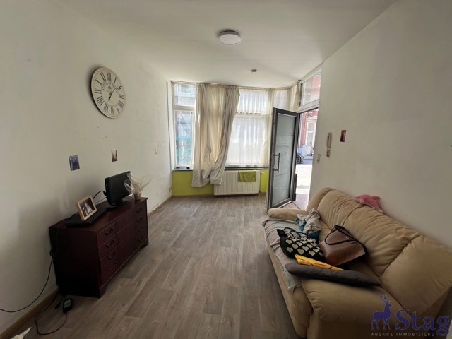 Immeuble mixte à grand potentiel - 2 logements et 1 commerce