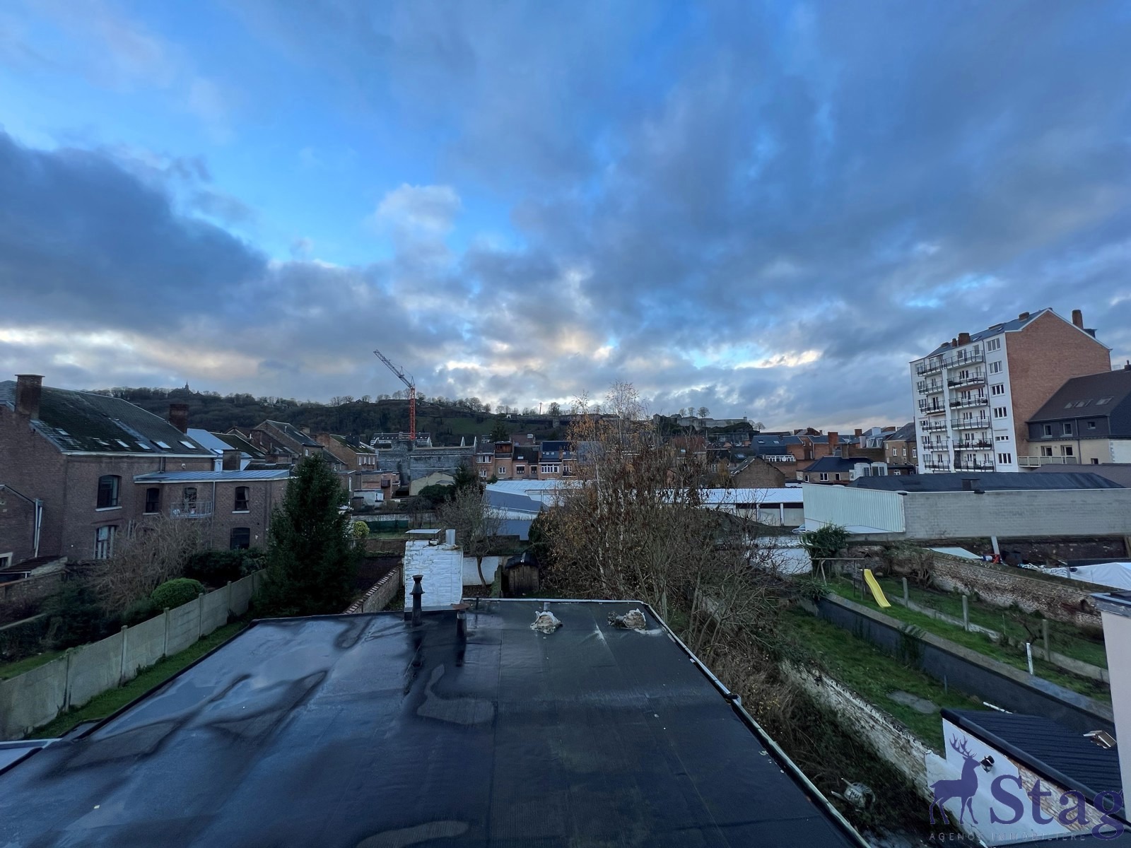 Maison 5 chambres, jardin et caves idéalement située
