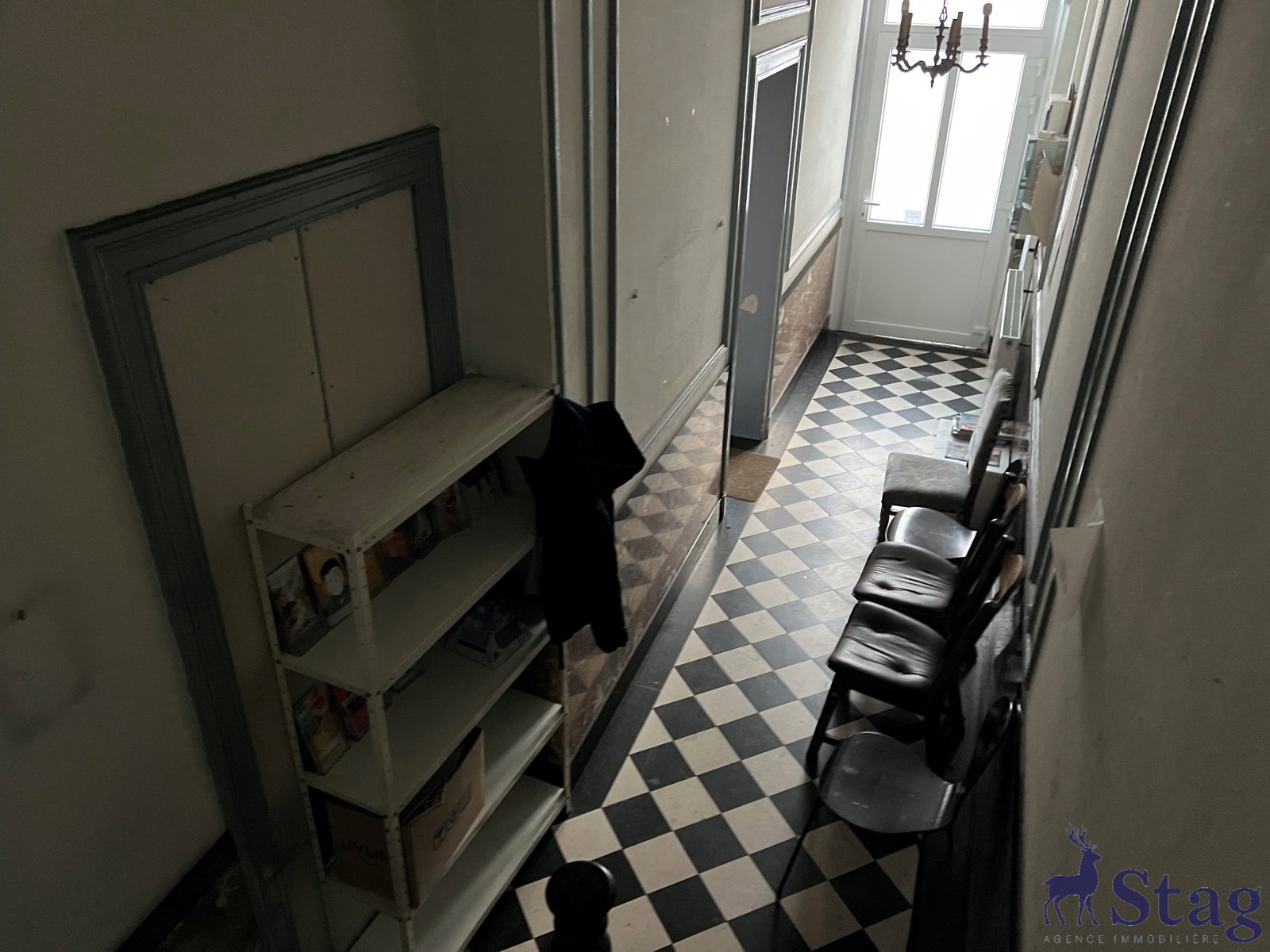 Maison 5 chambres, jardin et caves idéalement située