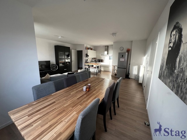 Appartement 3 chambres avec terrasse, parking et cave