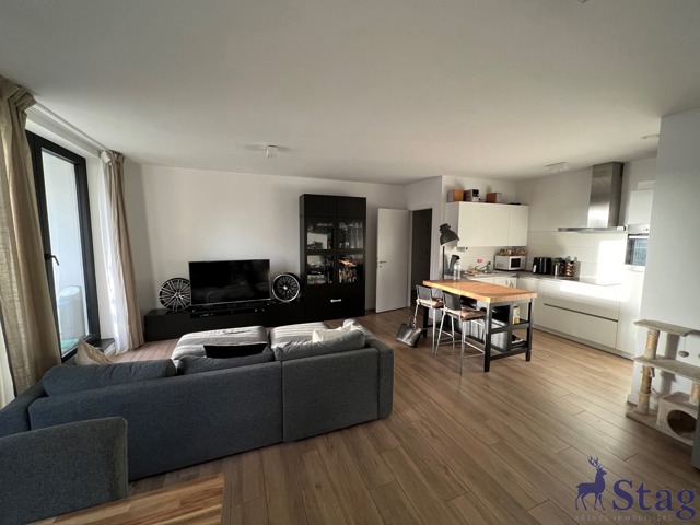 Appartement 3 chambres avec terrasse, parking et cave