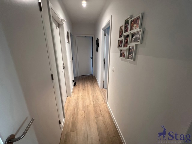 Appartement 3 chambres avec terrasse, parking et cave