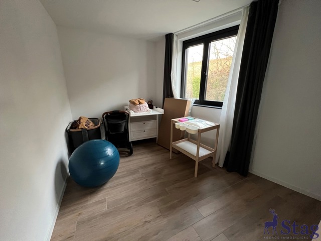 Appartement 3 chambres avec terrasse, parking et cave