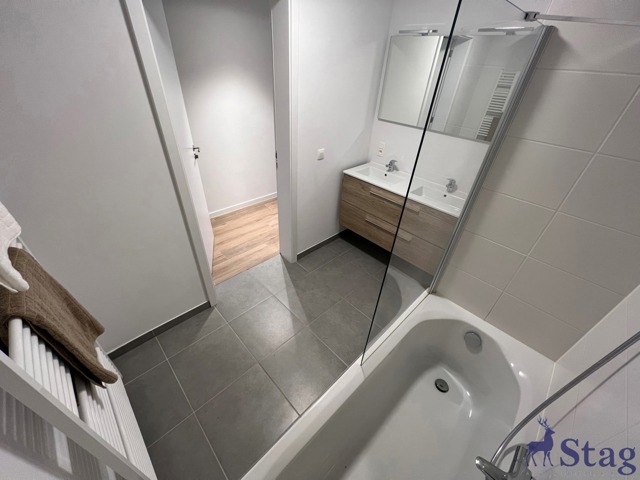 Splendide appartement 2 chambres, terrasse, parking et cave