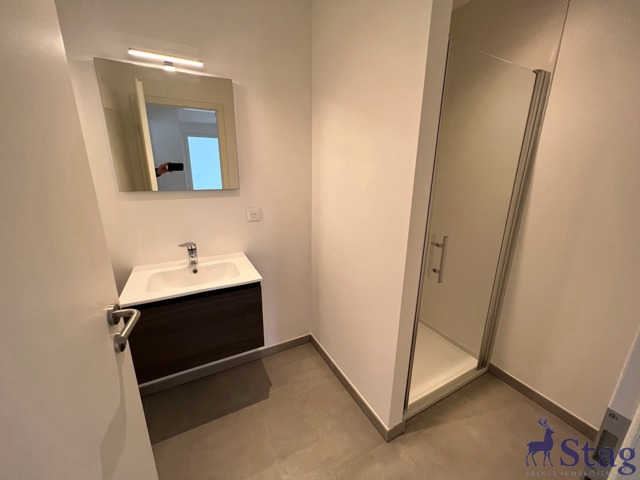 Appartement 2 chambres avec jardin, parking et cave