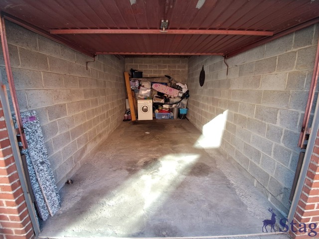 Lot de 6 Box garages fermés idéalement situés