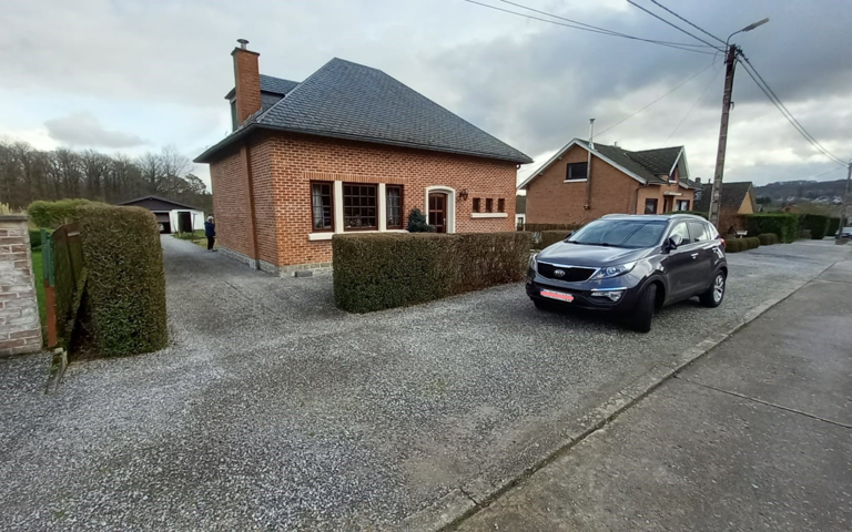 Jolie villa 2 chambres, caves et garage sur terrain de 15a