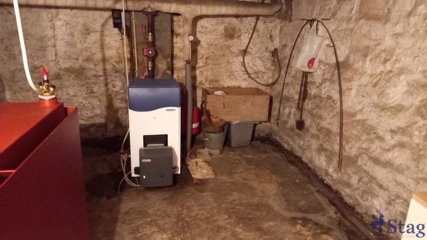 Jolie villa 2 chambres, caves et garage sur terrain de 15a