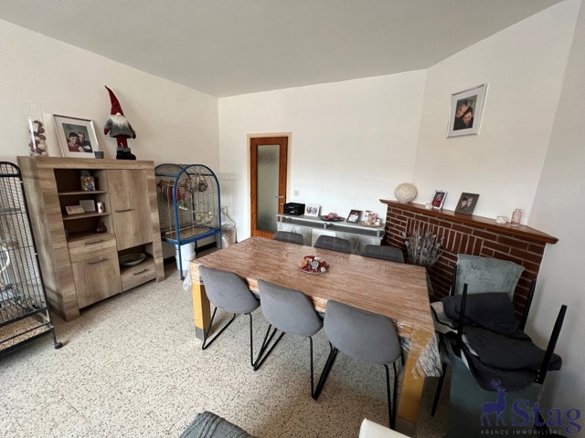 Appartement rez 2 chambres et cour à proximité de la Meuse