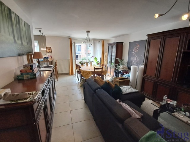 Appartement 2 chambres avec terrasse, parking et cave