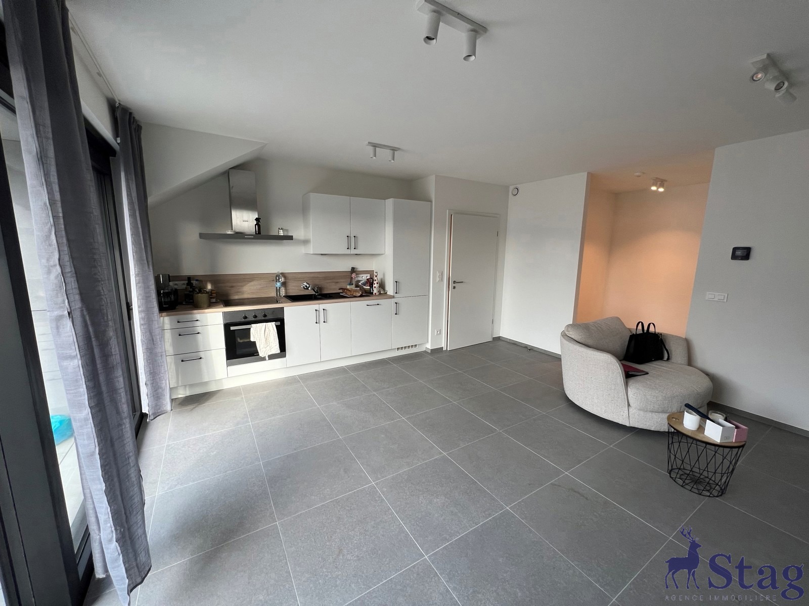 Magnifique appartement 1 chambre avec terrasse et cave