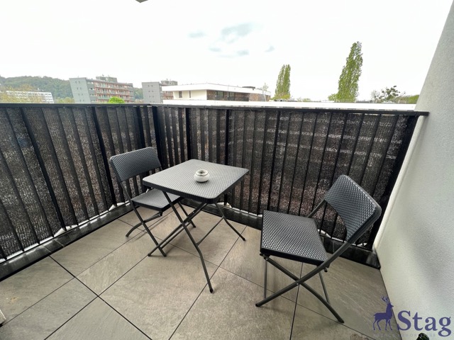 Bel appartement 2 chambres terrasse, parking et cave