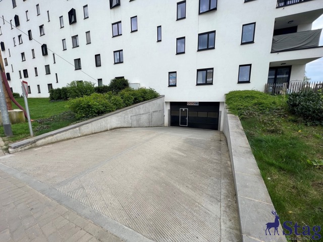 Bel appartement 2 chambres terrasse, parking et cave