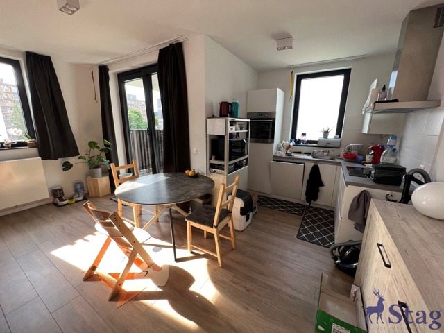 Bel appartement 2 chambres terrasse, parking et cave