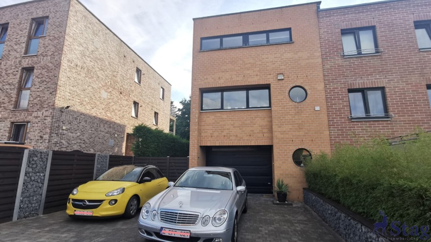 Superbe maison bel-étage avec espace professionnel