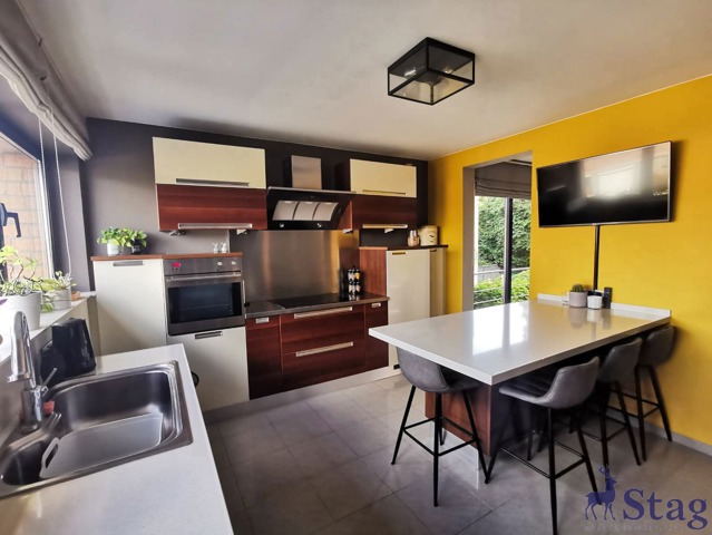 Superbe maison bel-étage avec espace professionnel