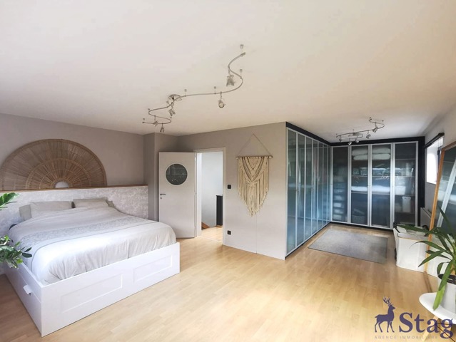 Superbe maison bel-étage avec espace professionnel