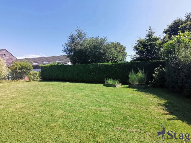 Maison 3 chambres avec beau jardin, cave et garage