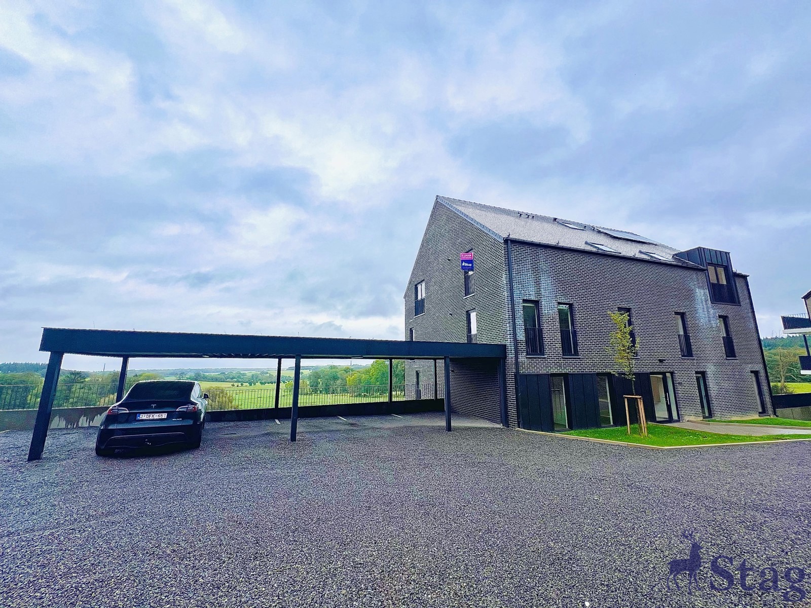 Appartement neuf 2 chambres, terrasse, parking et cave