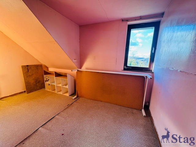 Villa 4 chambres à rénover avec terrain à bâtir