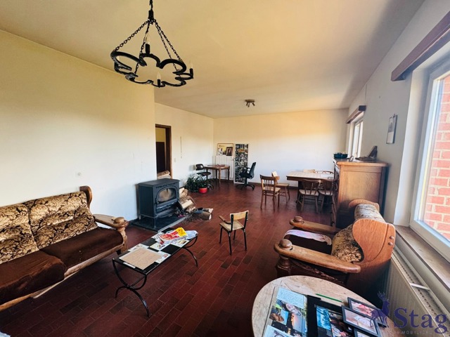 Villa 4 chambres à rénover avec terrain à bâtir