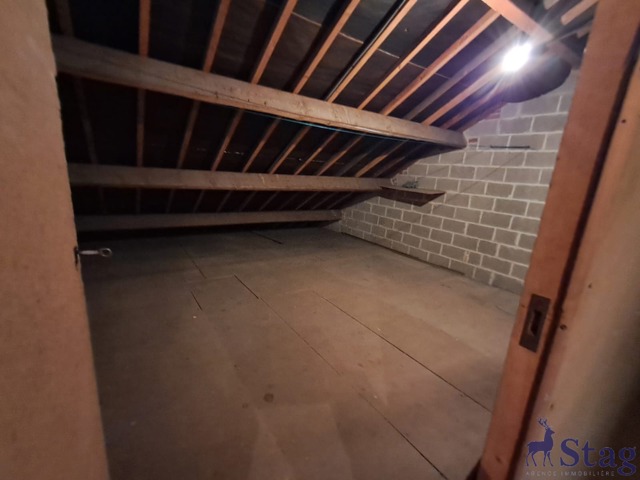 Deux combles à aménager en deux appartements une chambre