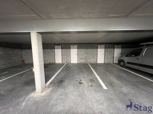 Appartement 2 chambres, terrasse, box garage, parking, cave