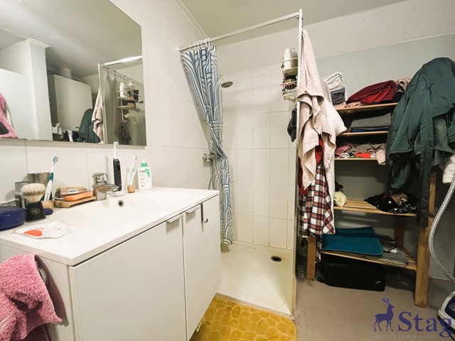 Appartement une chambre avec bureau idéalement situé
