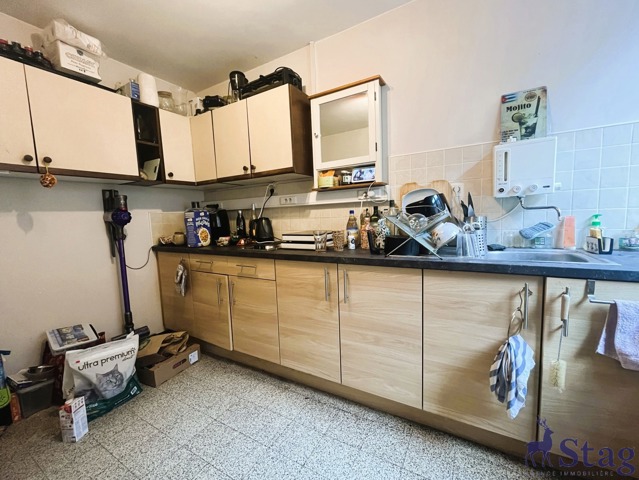 Appartement une chambre avec bureau idéalement situé