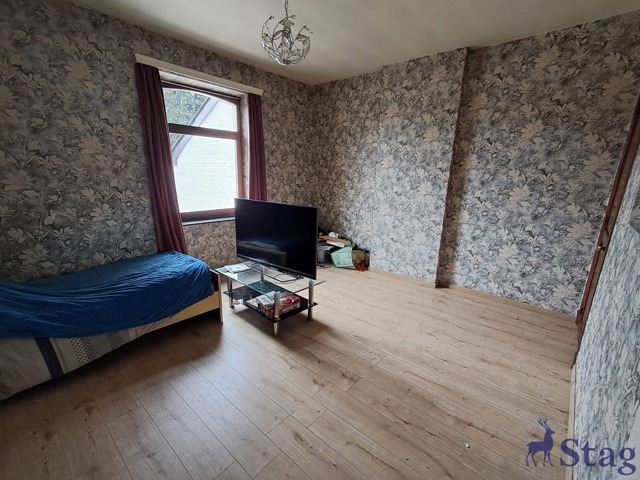 Maison 4 chambres, caves, grenier et jardin plein Sud