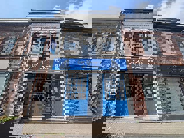 Rez-de-chaussée commercial idéal pour HoReCa/ autre commerce