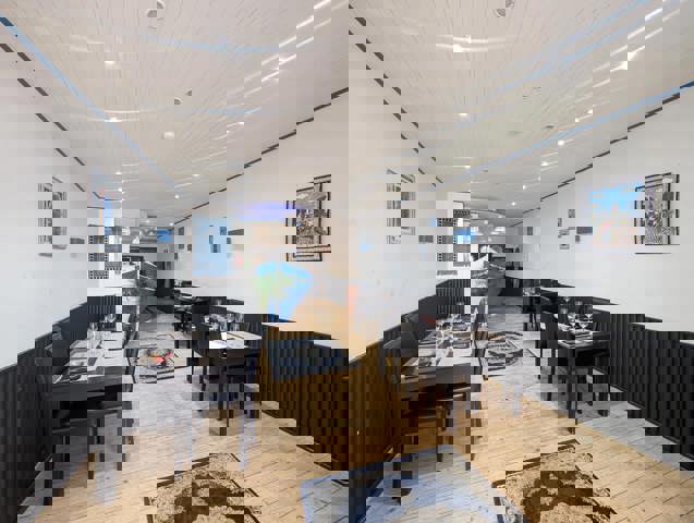 Rez-de-chaussée commercial idéal pour HoReCa/ autre commerce