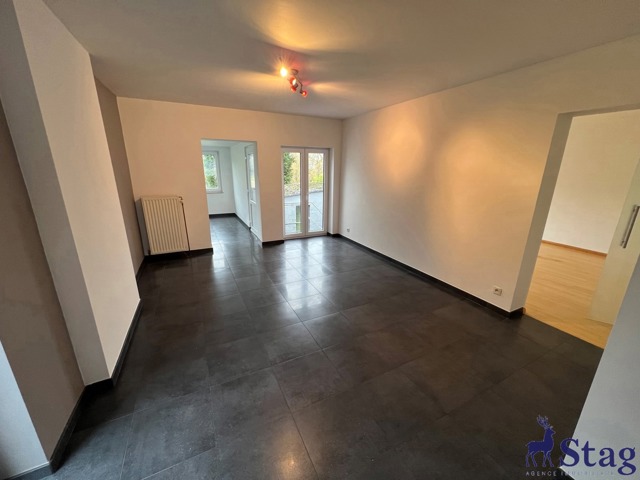 Villa 3 chambres rénovée avec bureau, garages et caves