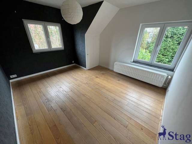 Villa 3 chambres rénovée avec bureau, garages et caves