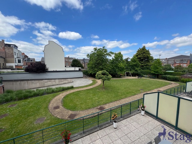 Spacieux appartement 2 chambres, terrasse, parking et cave