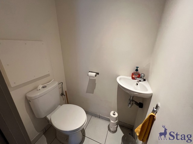 Spacieux appartement 2 chambres, terrasse, parking et cave