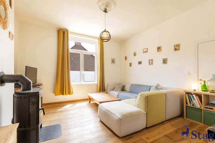 Maison 4 façades avec grand terrain et partie indépendante