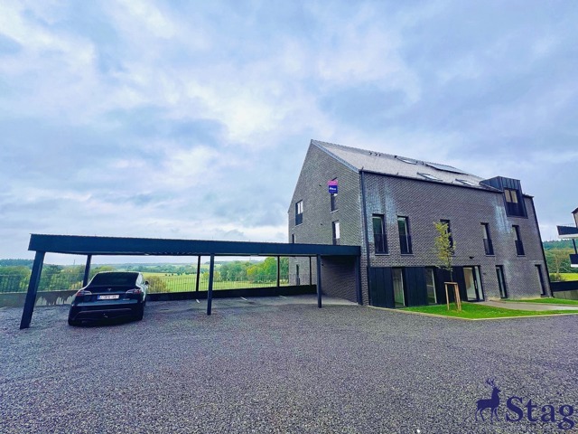 Agréable appartement 2 chambres, terrasse, parking et cave