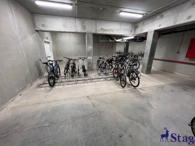 Bel appartement au rez 2 chambres terrasse, parking et cave