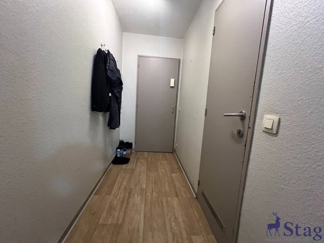 Studio parfait état au 1er étage avec cave