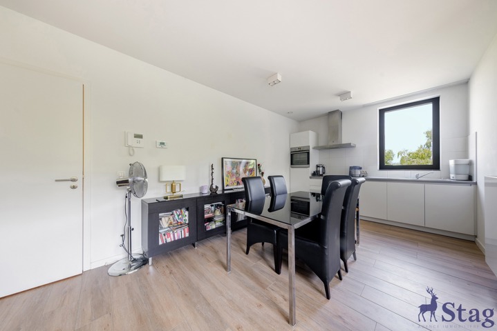 Bel appartement 1 chambre avec terrasse, parking et cave