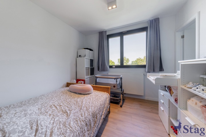 Bel appartement 1 chambre avec terrasse, parking et cave